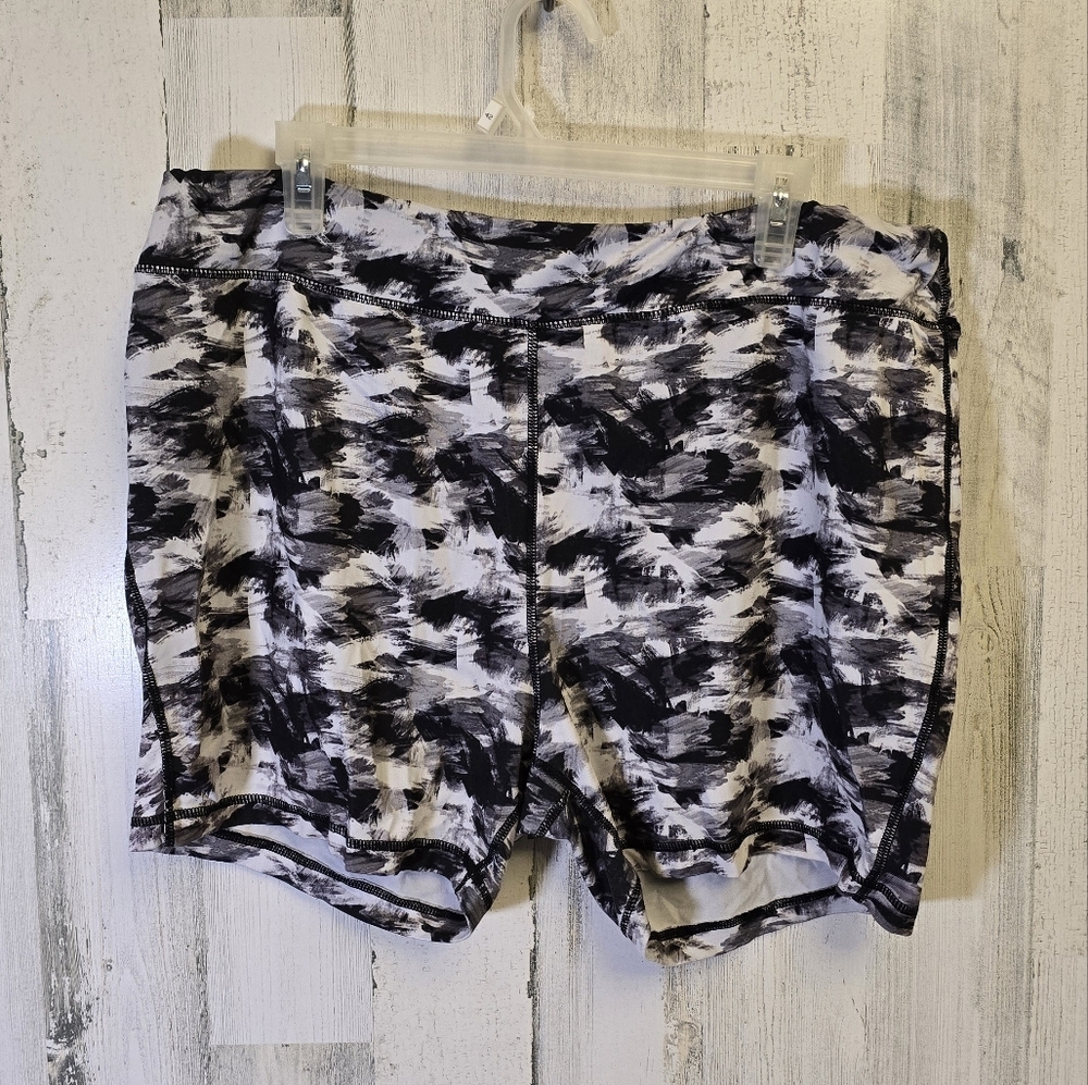 Pro player Black and White Athletic Shorts women's plus size 2X